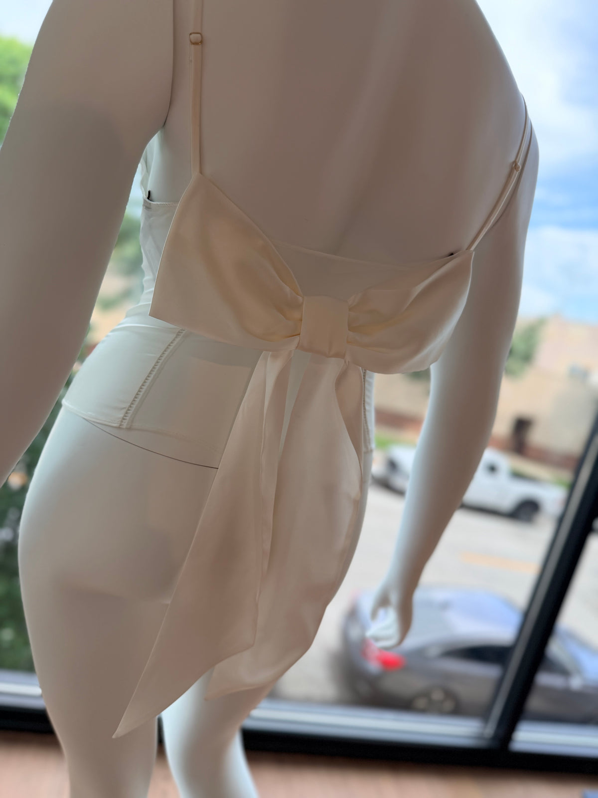 Kiki de Montparnasse Gift Bow in Ivory Silk