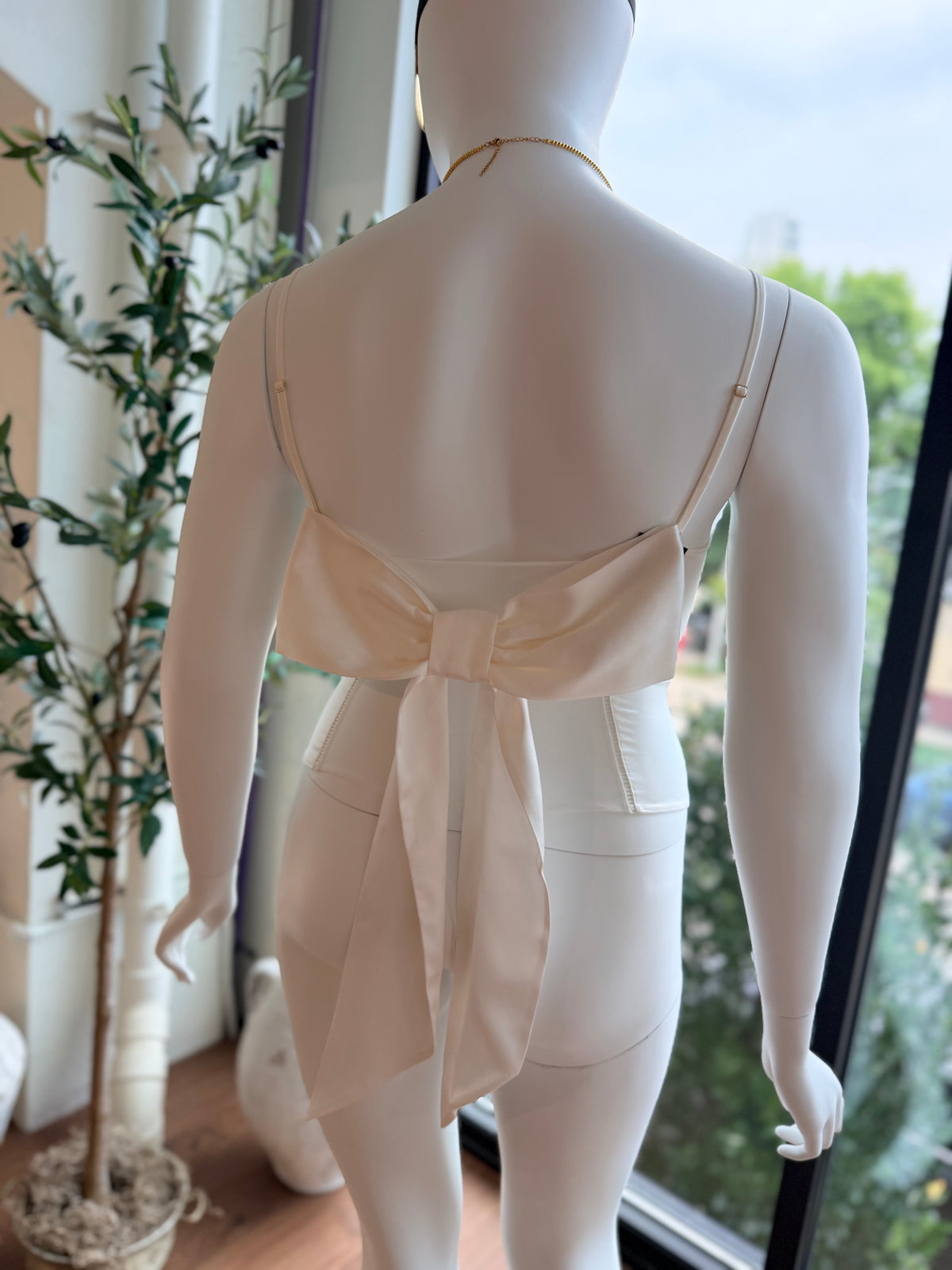 Kiki de Montparnasse Gift Bow in Ivory Silk