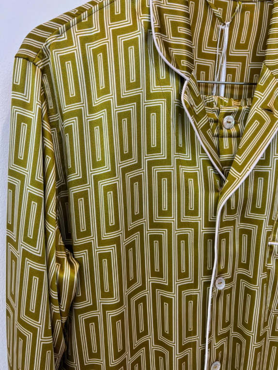 Olivia Von Halle Laurent Ruhlmann Gold Art Deco Silk Pajama Set – detail view