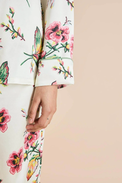 Olivia Von Halle Lila Maugham Silk Pink and White Floral Pajama Set – detail view