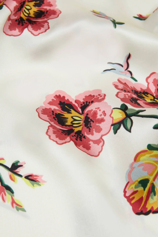 Olivia Von Halle Lila Maugham Silk Pink and White Floral Pajama Set – detail view