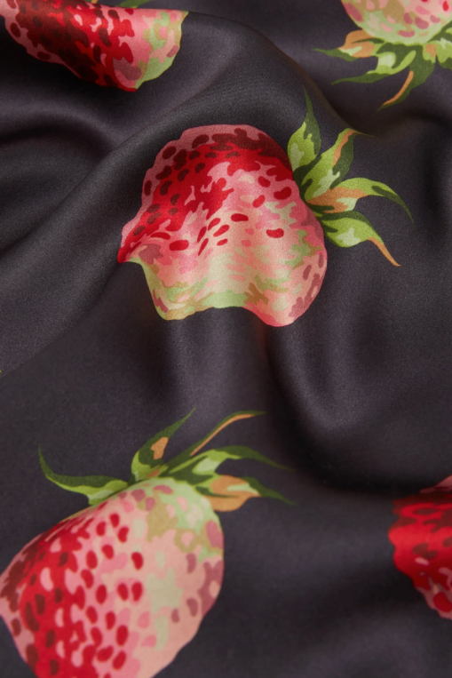 Olivia von Halle Bella Bringham Silk Cami and Short Pajama Set – detail view