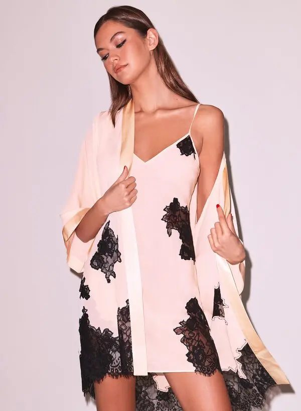 Juliet Lace Applique Robe
